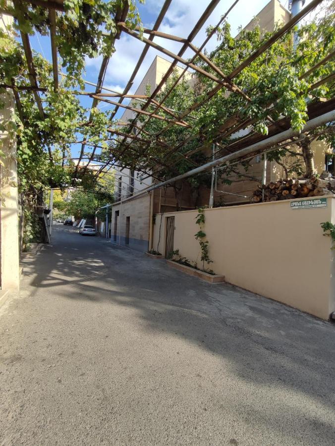 יירבאן Hotelise I Tulip Apartment מראה חיצוני תמונה